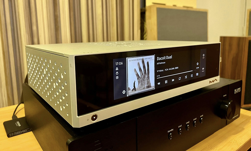 /uploads/image/2025/12/16/39612d115ee4ac10e4c023b23bf176d3.jpg 12.16 KAKi Audio NT-1 二创2.jpg