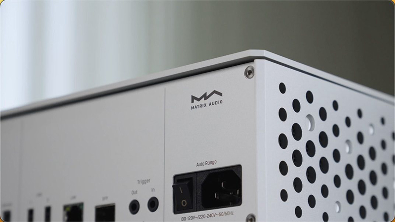 /uploads/image/2025/12/16/8bd4254eab05cf78a2c1c37315987b77.jpg 12.16 KAKi Audio NT-1 二创6.jpg